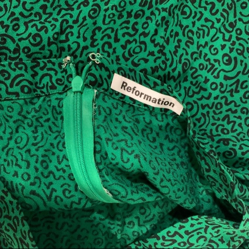 Reformation Bea skirt in “jitterbug print” - Picture 10 of 16